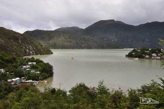 O fiorde (caleta) onde está Caleta Tortel, no sul do Chile